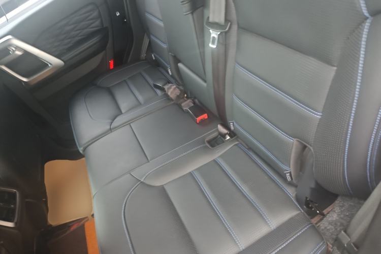 Used BAIC Off-Road BJ40 2023 2.0D Automatic Four-Wheel Drive Blade Hero Edition Adventurer Type Left Rear Seat