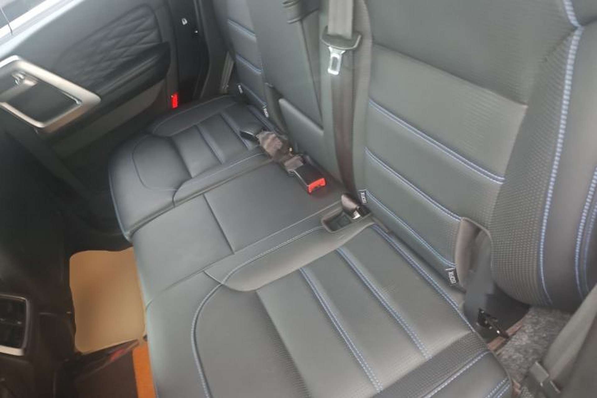 Used BAIC Off-Road BJ40 2023 2.0D Automatic Four-Wheel Drive Blade Hero Edition Adventurer Type Left Rear Seat
