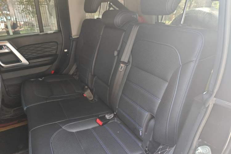 Used BAIC Off-Road BJ40 2023 2.0D Automatic Four-Wheel Drive Blade Hero Edition Adventurer Type Left Rear Seat