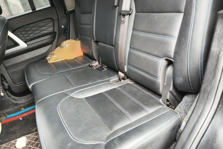 Used BAIC Off-Road BJ40 2023 2.0D Automatic Four-Wheel Drive Blade Hero Edition Adventurer Type Left Rear Seat