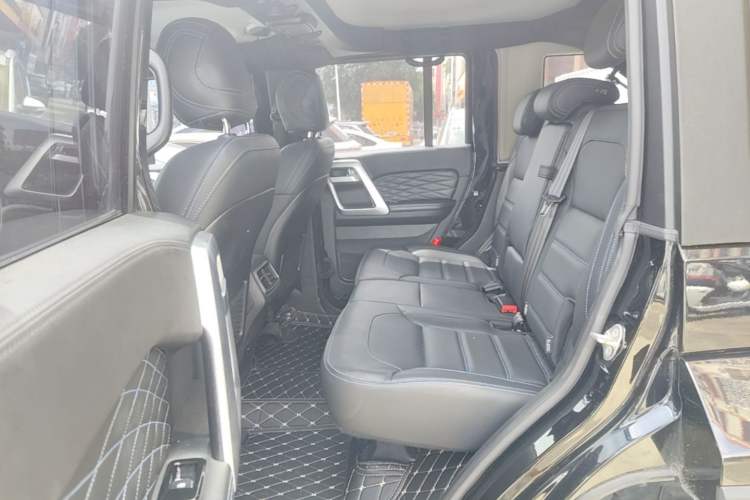 Used BAIC Off-Road BJ40 2023 2.0T Automatic Four-Wheel Drive Urban Hunter Edition Chivalrous Type Left Rear Seat