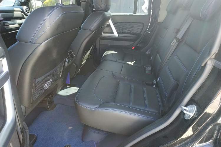 Used BAIC Off-Road BJ40 2023 2.0T Automatic Four-Wheel Drive Urban Hunter Edition Chivalrous Type Left Rear Seat