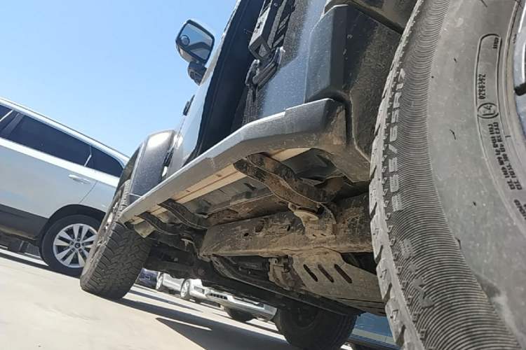 Used BAIC Off-Road BJ40 2023 2.0D Automatic Four-Wheel Drive Blade Hero Edition Adventurer Type (with Front and Rear Electronic Locks) Left Side Sill