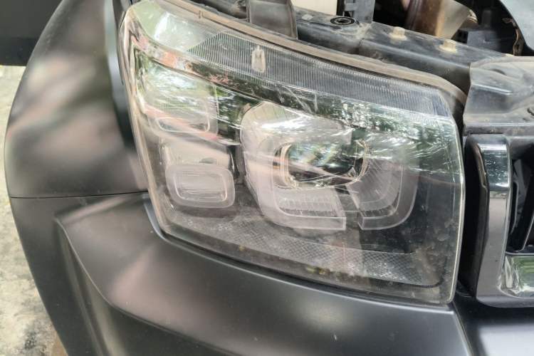 Used BAIC Off-Road BJ40 2023 2.0D Automatic Four-Wheel Drive Blade Hero Edition Adventurer Type Right Front Headlight