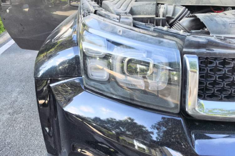 Used BAIC Off-Road BJ40 2023 2.0T Automatic Four-Wheel Drive Urban Hunter Edition Chivalrous Type Right Front Headlight