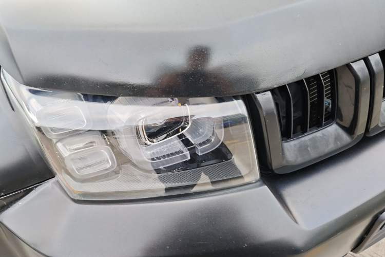 Used BAIC Off-Road BJ40 2023 2.0D Automatic Four-Wheel Drive Blade Hero Edition Adventurer Type Right Front Headlight