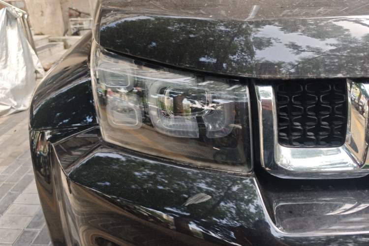 Used BAIC Off-Road BJ40 2023 2.0T Automatic Four-Wheel Drive Urban Hunter Edition Chivalrous Type Right Front Headlight