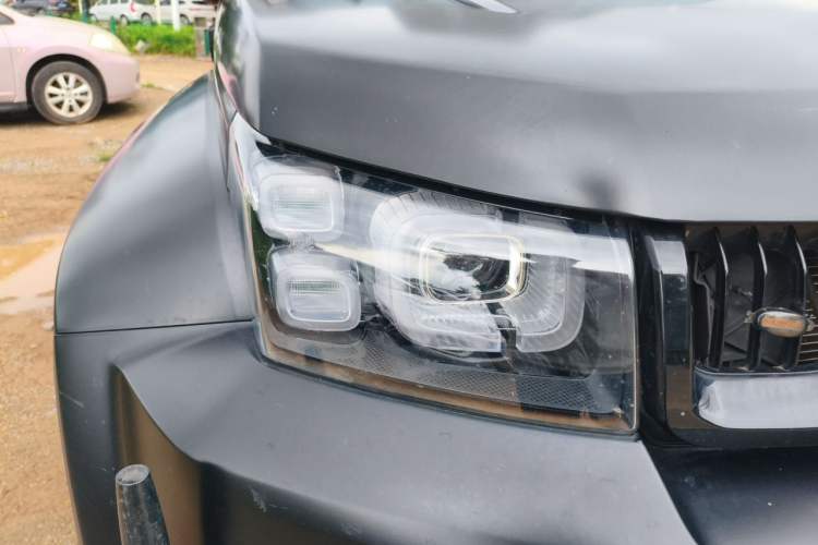 Used BAIC Off-Road BJ40 2023 2.0D Automatic Four-Wheel Drive Blade Hero Edition Adventurer Type Right Front Headlight