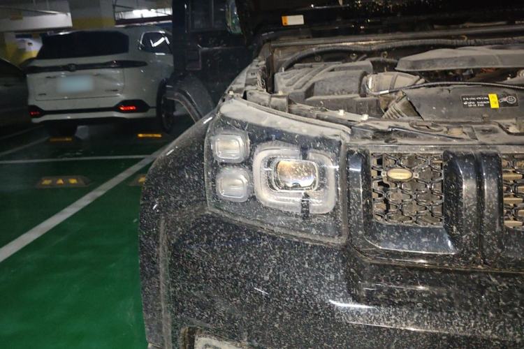 Used BAIC Off-Road BJ40 2023 2.0T Automatic Four-Wheel Drive Urban Hunter Edition Chivalrous Type Right Front Headlight