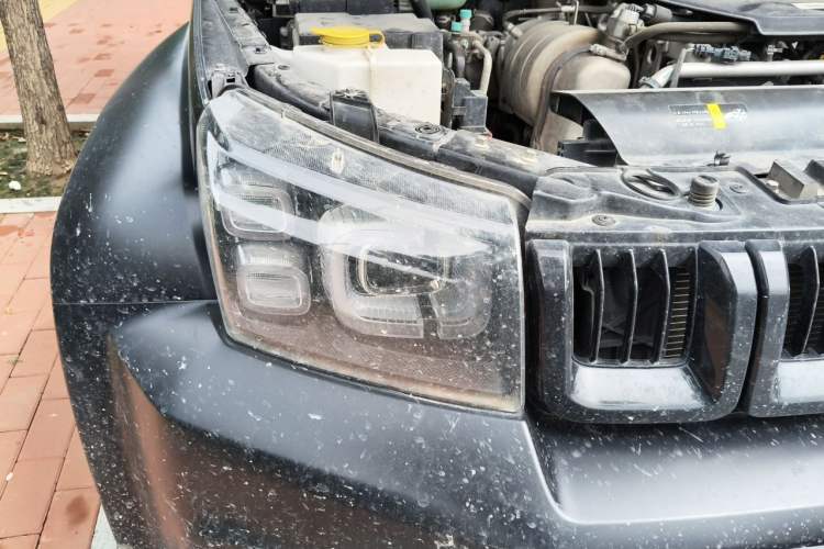 Used BAIC Off-Road BJ40 2023 2.0D Automatic Four-Wheel Drive Blade Hero Edition Adventurer Type Right Front Headlight
