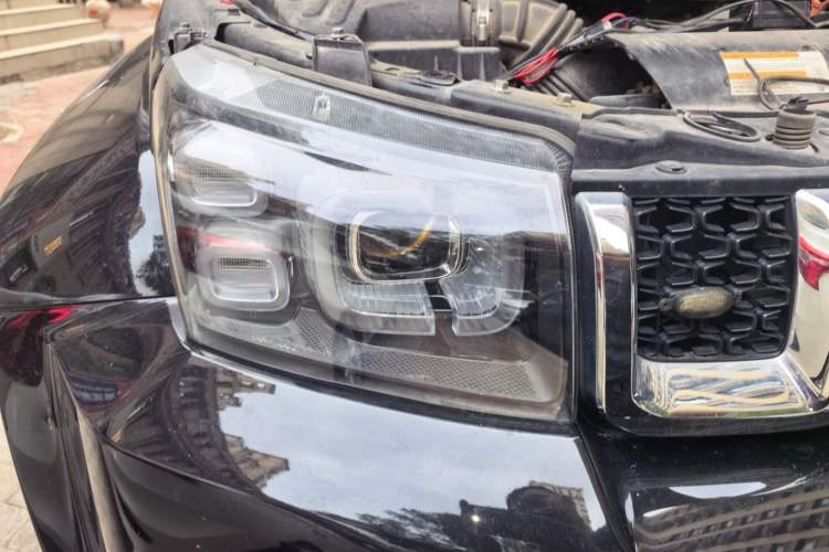 Used BAIC Off-Road BJ40 2023 2.0T Automatic Four-Wheel Drive Urban Hunter Edition Chivalrous Type Right Front Headlight