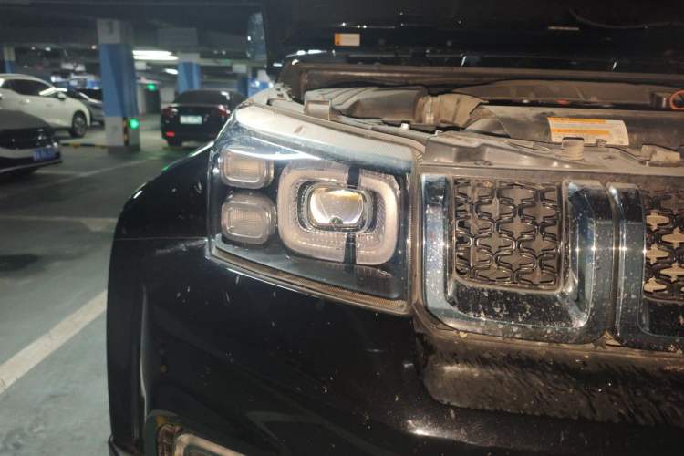Used BAIC Off-Road BJ40 2023 2.0T Automatic Four-Wheel Drive Urban Hunter Edition Chivalrous Type Right Front Headlight