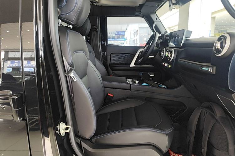 Used BAIC Off-Road BJ40 2023 2.0T Automatic Four-Wheel Drive Urban Hunter Edition Chivalrous Type Right Front Seat