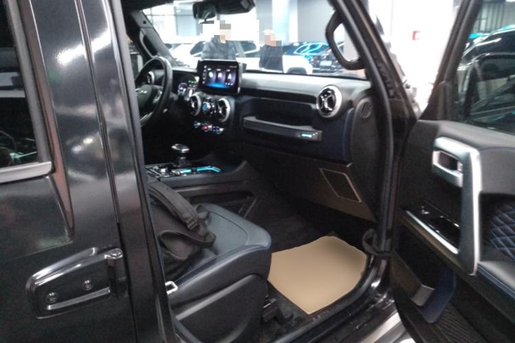 Used BAIC Off-Road BJ40 2023 2.0D Automatic Four-Wheel Drive Blade Hero Edition Adventurer Type Right Front Seat