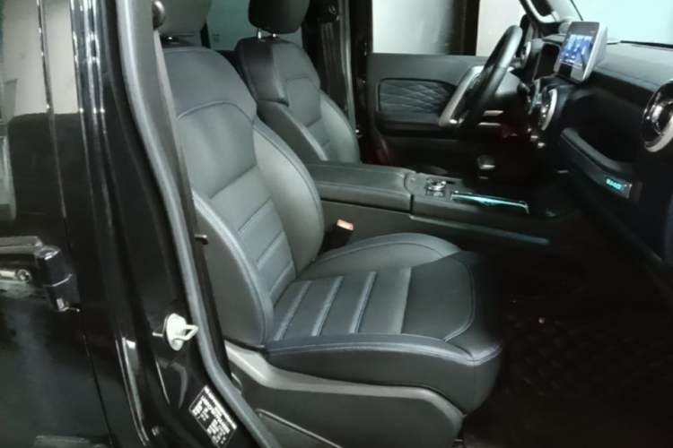 Used BAIC Off-Road BJ40 2023 2.0T Automatic Four-Wheel Drive Urban Hunter Edition Chivalrous Type Right Front Seat