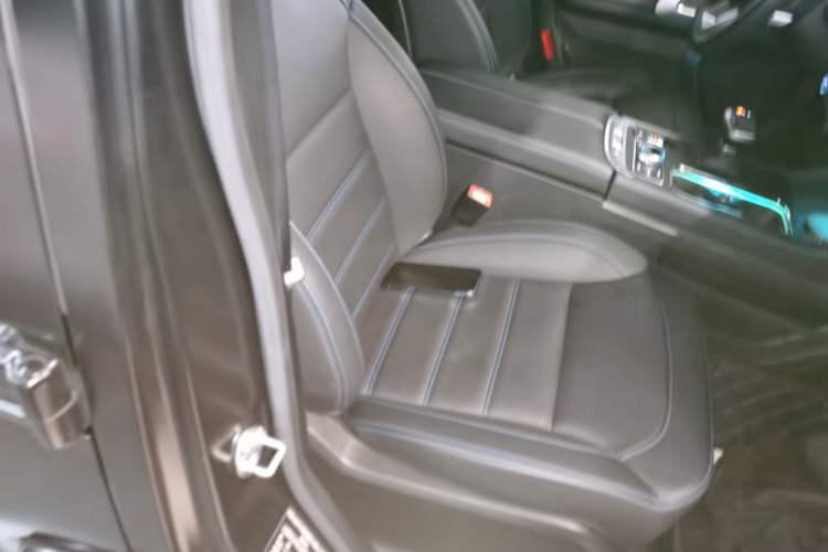 Used BAIC Off-Road BJ40 2023 2.0D Automatic Four-Wheel Drive Blade Hero Edition Adventurer Type Right Front Seat