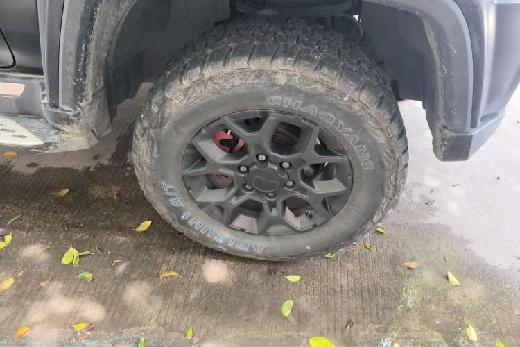 Used BAIC Off-Road BJ40 2023 2.0D Automatic Four-Wheel Drive Blade Hero Edition Adventurer Type Right Front Wheel Hub
