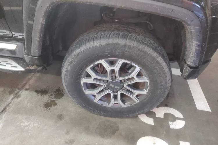Used BAIC Off-Road BJ40 2023 2.0T Automatic Four-Wheel Drive Urban Hunter Edition Chivalrous Type Right Front Wheel Hub