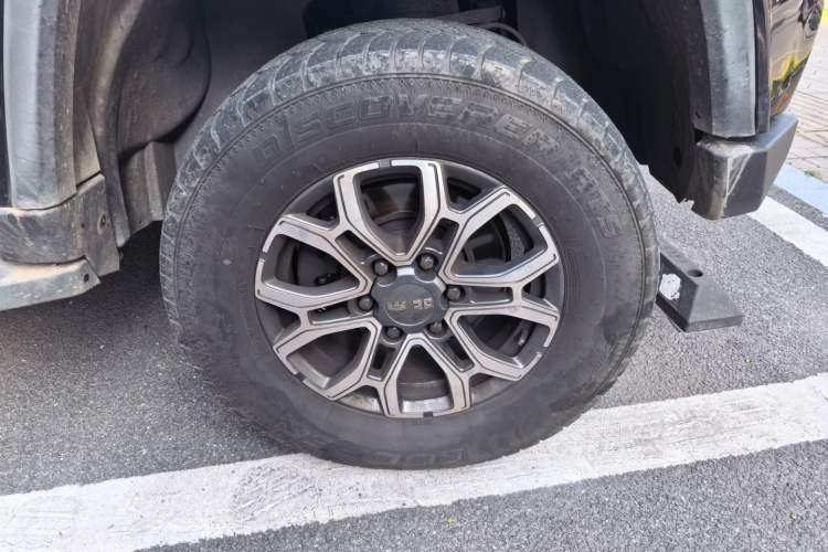 Used BAIC Off-Road BJ40 2023 2.0T Automatic Four-Wheel Drive Urban Hunter Edition Chivalrous Type Right Front Wheel Hub