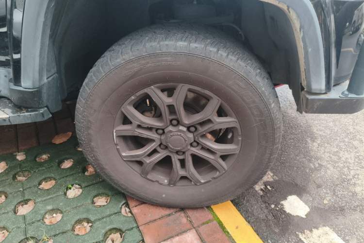 Used BAIC Off-Road BJ40 2023 2.0T Automatic Four-Wheel Drive Urban Hunter Edition Chivalrous Type Right Front Wheel Hub