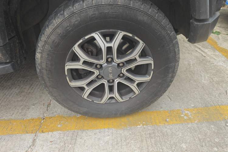 Used BAIC Off-Road BJ40 2023 2.0T Automatic Four-Wheel Drive Urban Hunter Edition Chivalrous Type Right Front Wheel Hub
