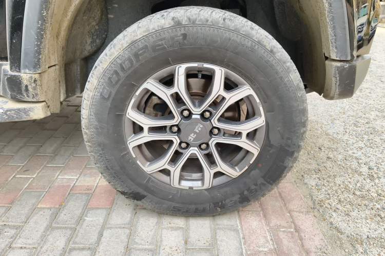 Used BAIC Off-Road BJ40 2023 2.0T Automatic Four-Wheel Drive Urban Hunter Edition Chivalrous Type Right Front Wheel Hub