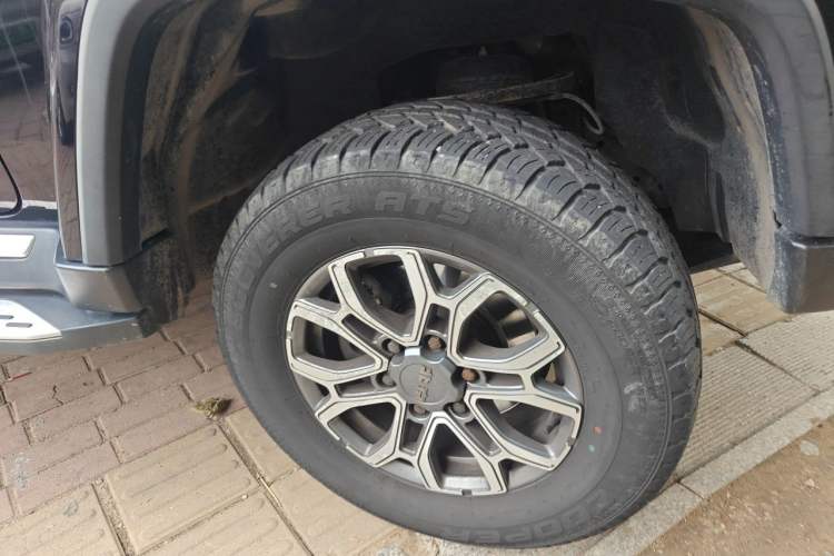 Used BAIC Off-Road BJ40 2023 2.0T Automatic Four-Wheel Drive Urban Hunter Edition Chivalrous Type Right Front Wheel Hub