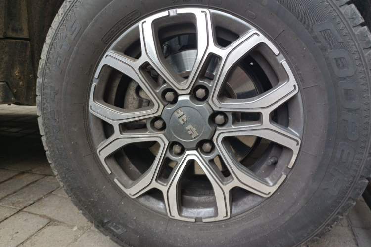 Used BAIC Off-Road BJ40 2023 2.0T Automatic Four-Wheel Drive Urban Hunter Edition Chivalrous Type Right Front Wheel Hub