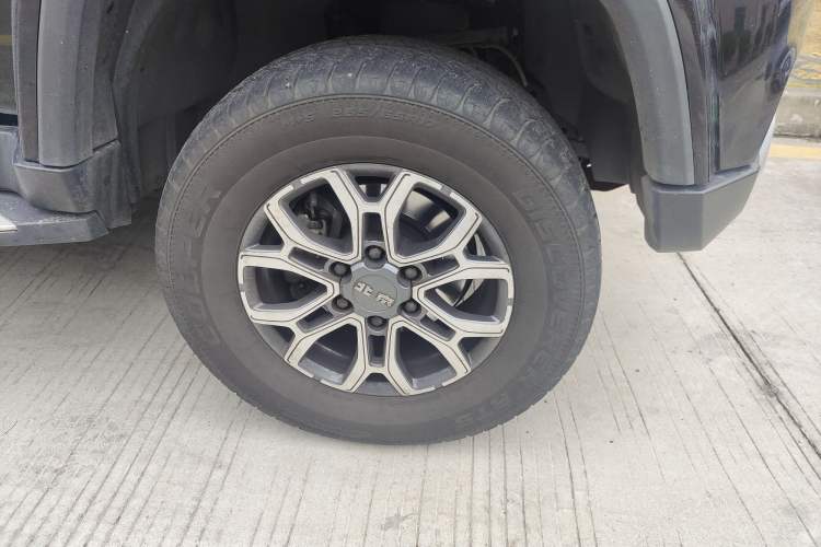 Used BAIC Off-Road BJ40 2023 2.0T Automatic Four-Wheel Drive Urban Hunter Edition Chivalrous Type Right Front Wheel Hub