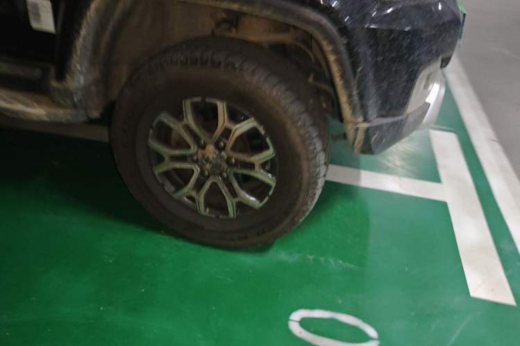 Used BAIC Off-Road BJ40 2023 2.0T Automatic Four-Wheel Drive Urban Hunter Edition Chivalrous Type Right Front Wheel Hub