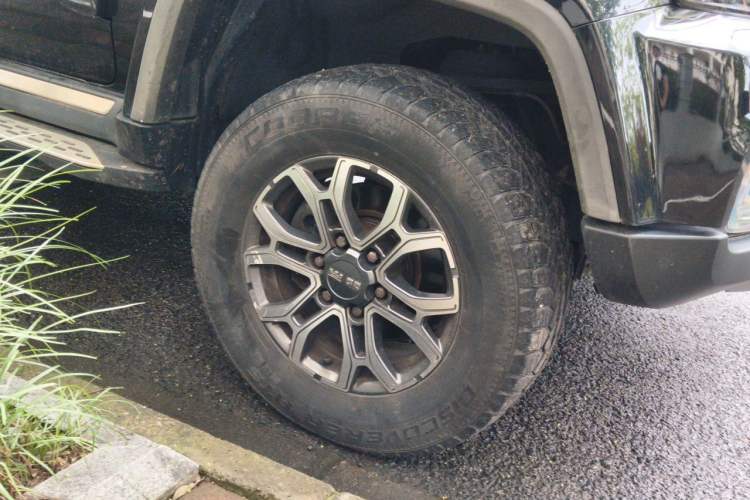 Used BAIC Off-Road BJ40 2023 2.0T Automatic Four-Wheel Drive Urban Hunter Edition Chivalrous Type Right Front Wheel Hub