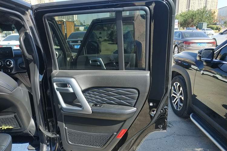 Used BAIC Off-Road BJ40 2023 2.0T Automatic Four-Wheel Drive Urban Hunter Edition Chivalrous Type Right Rear Door Interior