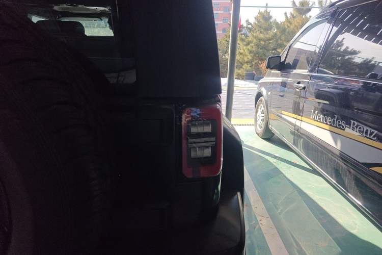 Used BAIC Off-Road BJ40 2023 2.0D Automatic Four-Wheel Drive Blade Hero Edition Adventurer Type Right Rear Taillight