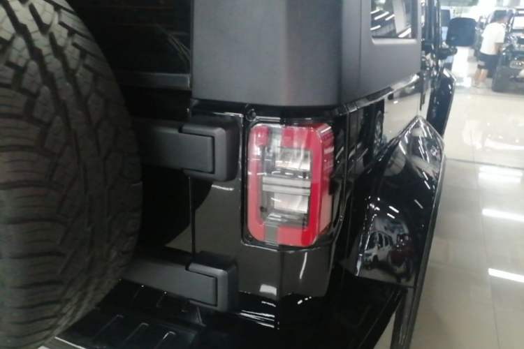 Used BAIC Off-Road BJ40 2023 2.0T Automatic Four-Wheel Drive Urban Hunter Edition Chivalrous Type Right Rear Taillight
