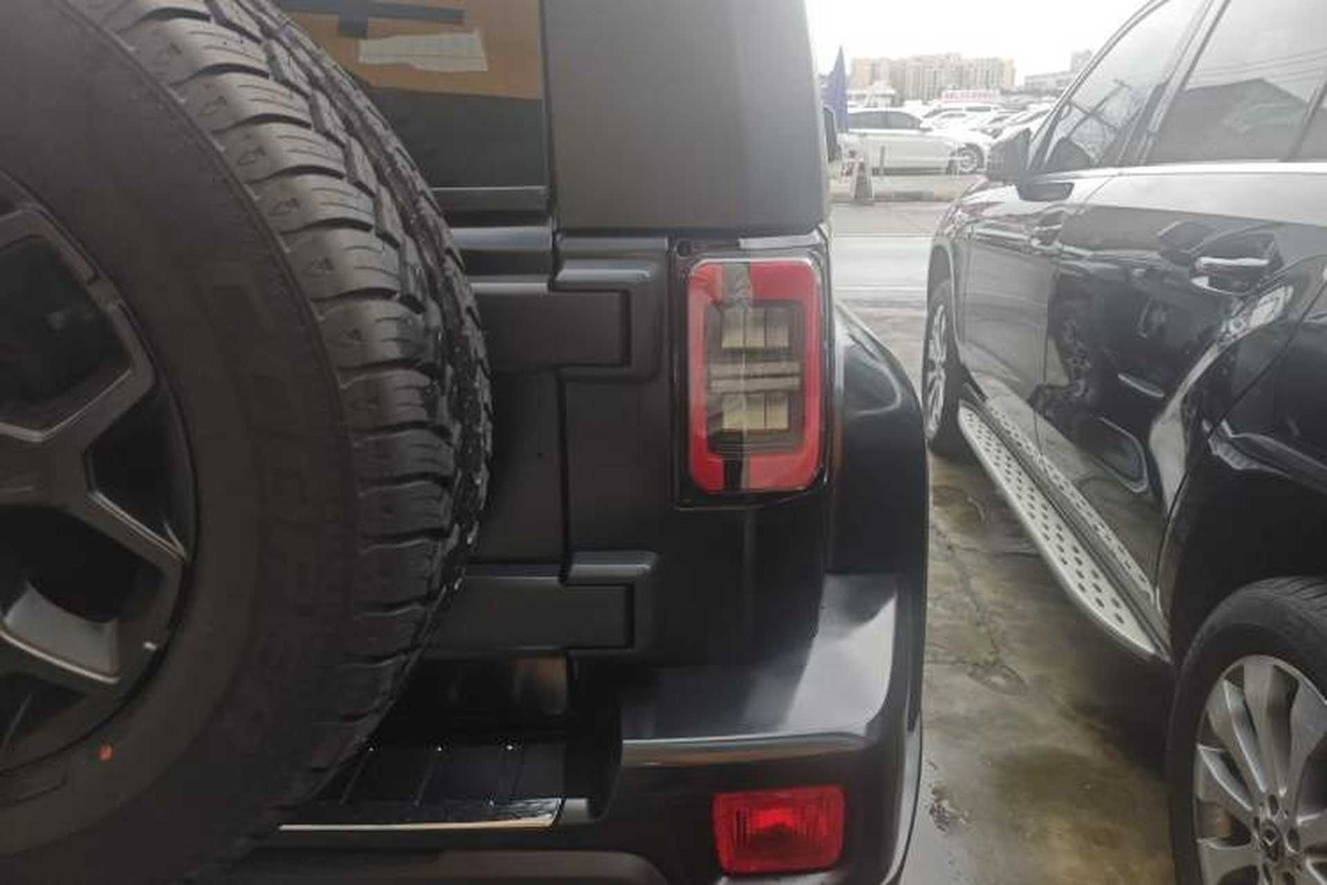 Used BAIC Off-Road BJ40 2023 2.0D Automatic Four-Wheel Drive Blade Hero Edition Adventurer Type Right Rear Taillight
