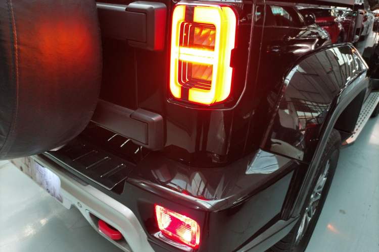 Used BAIC Off-Road BJ40 2023 2.0T Automatic Four-Wheel Drive Urban Hunter Edition Chivalrous Type Right Rear Taillight