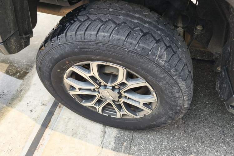 Used BAIC Off-Road BJ40 2023 2.0T Automatic Four-Wheel Drive Urban Hunter Edition Chivalrous Type Right Rear Wheel Hub