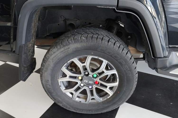 Used BAIC Off-Road BJ40 2023 2.0T Automatic Four-Wheel Drive Urban Hunter Edition Chivalrous Type Right Rear Wheel Hub