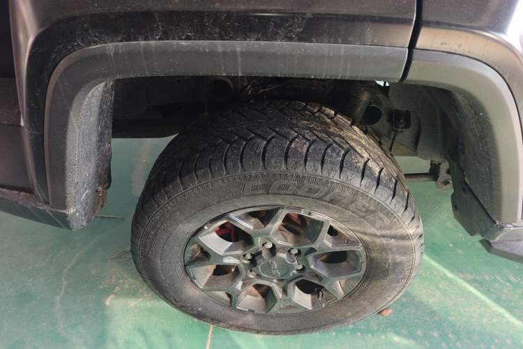 Used BAIC Off-Road BJ40 2023 2.0D Automatic Four-Wheel Drive Blade Hero Edition Adventurer Type Right Rear Wheel Hub
