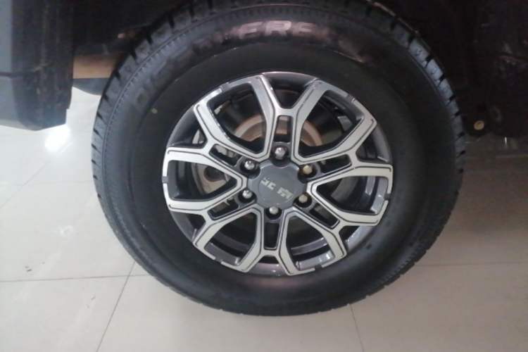 Used BAIC Off-Road BJ40 2023 2.0T Automatic Four-Wheel Drive Urban Hunter Edition Chivalrous Type Right Rear Wheel Hub