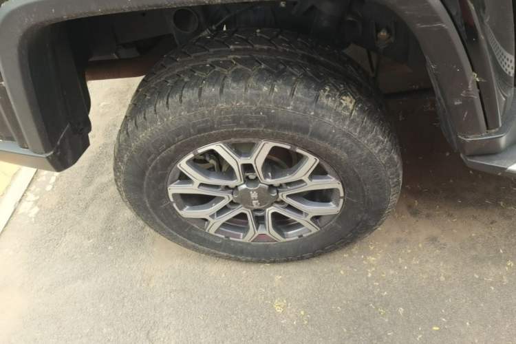 Used BAIC Off-Road BJ40 2023 2.0T Automatic Four-Wheel Drive Urban Hunter Edition Chivalrous Type Right Rear Wheel Hub