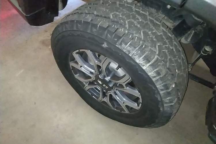 Used BAIC Off-Road BJ40 2023 2.0T Automatic Four-Wheel Drive Urban Hunter Edition Chivalrous Type Right Rear Wheel Hub