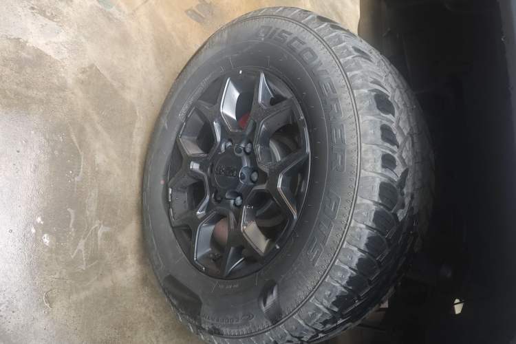Used BAIC Off-Road BJ40 2023 2.0D Automatic Four-Wheel Drive Blade Hero Edition Adventurer Type Right Rear Wheel Hub