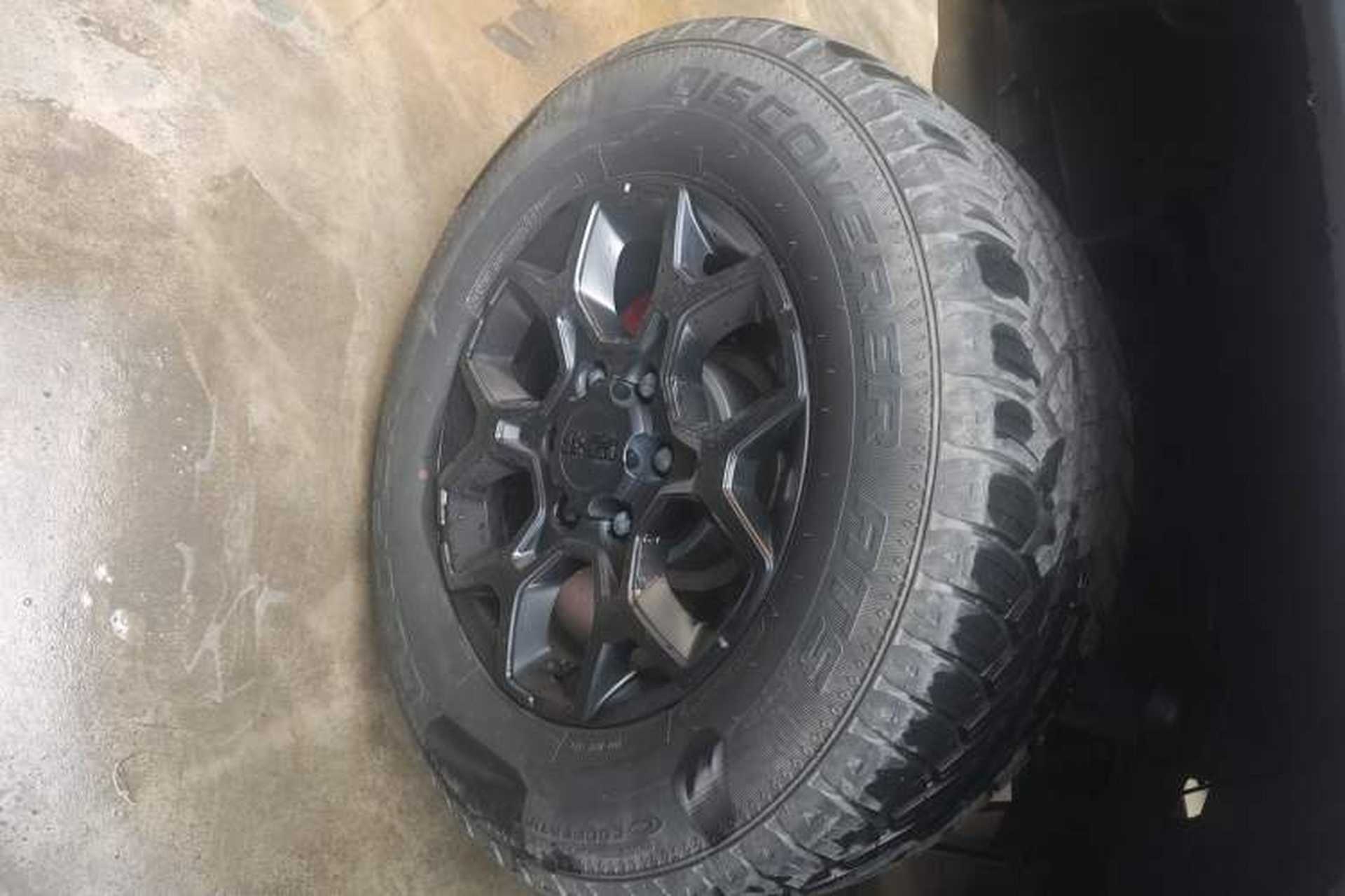 Used BAIC Off-Road BJ40 2023 2.0D Automatic Four-Wheel Drive Blade Hero Edition Adventurer Type Right Rear Wheel Hub