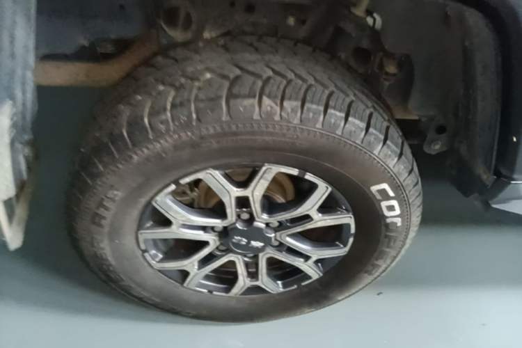 Used BAIC Off-Road BJ40 2023 2.0T Automatic Four-Wheel Drive Urban Hunter Edition Chivalrous Type Right Rear Wheel Hub