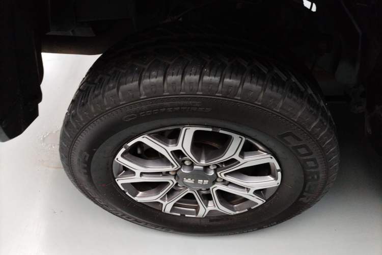 Used BAIC Off-Road BJ40 2023 2.0T Automatic Four-Wheel Drive Urban Hunter Edition Chivalrous Type Right Rear Wheel Hub