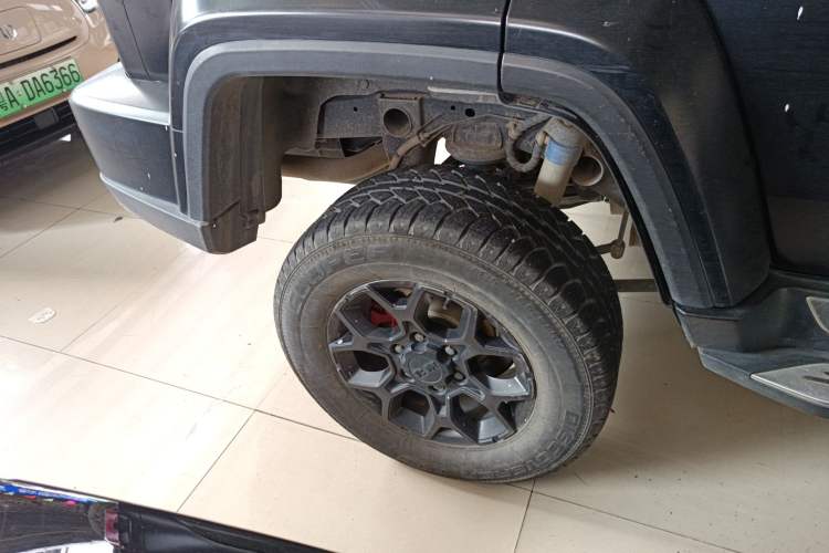 Used BAIC Off-Road BJ40 2023 2.0D Automatic Four-Wheel Drive Blade Hero Edition Adventurer Type Right Rear Wheel Hub