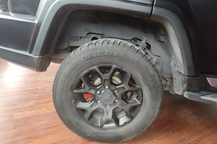 Used BAIC Off-Road BJ40 2023 2.0D Automatic Four-Wheel Drive Blade Hero Edition Adventurer Type Right Rear Wheel Hub