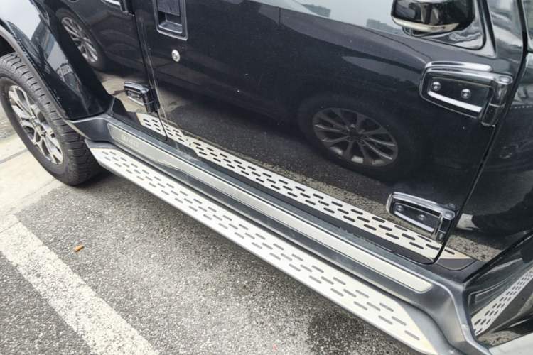 Used BAIC Off-Road BJ40 2023 2.0T Automatic Four-Wheel Drive Urban Hunter Edition Chivalrous Type Right Side Sill