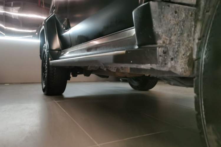Used BAIC Off-Road BJ40 2023 2.0D Automatic Four-Wheel Drive Blade Hero Edition Adventurer Type Right Side Sill